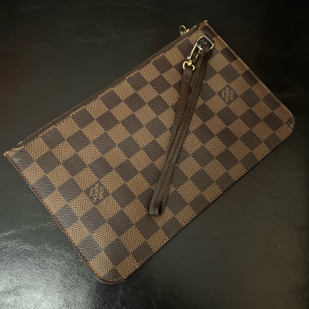 Louis Vuitton Neverfull Wristlet